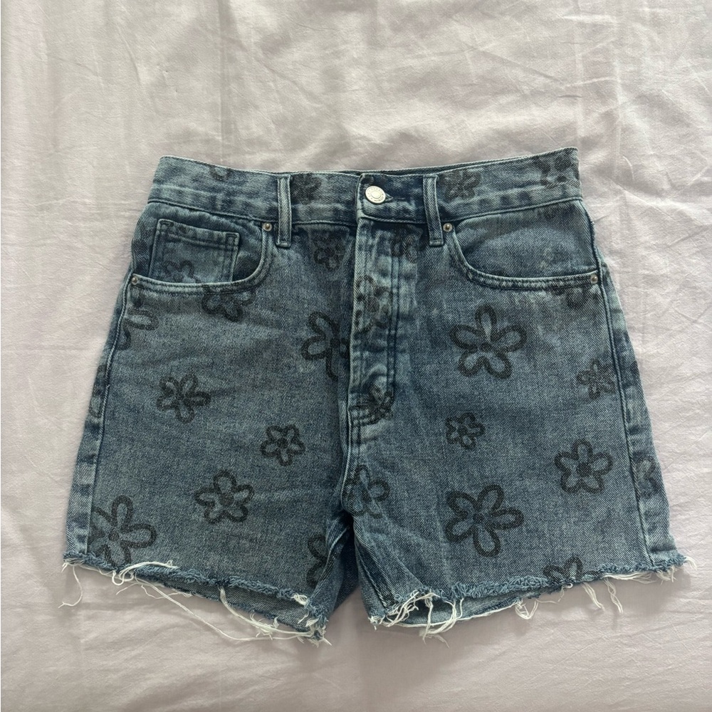 PacSun High Rise Blue Denim Floral 90’s Girlfriend Shorts